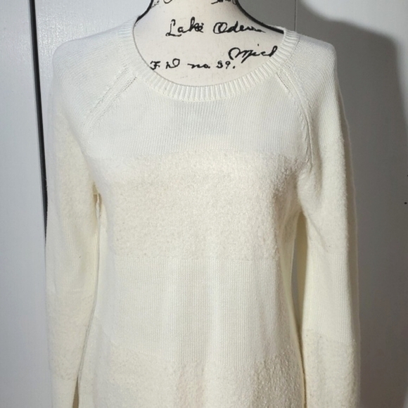 Calvin Klein-  White Neutral soft Knit Sweater Cozy closet staple Sz.Medium - Picture 2 of 5